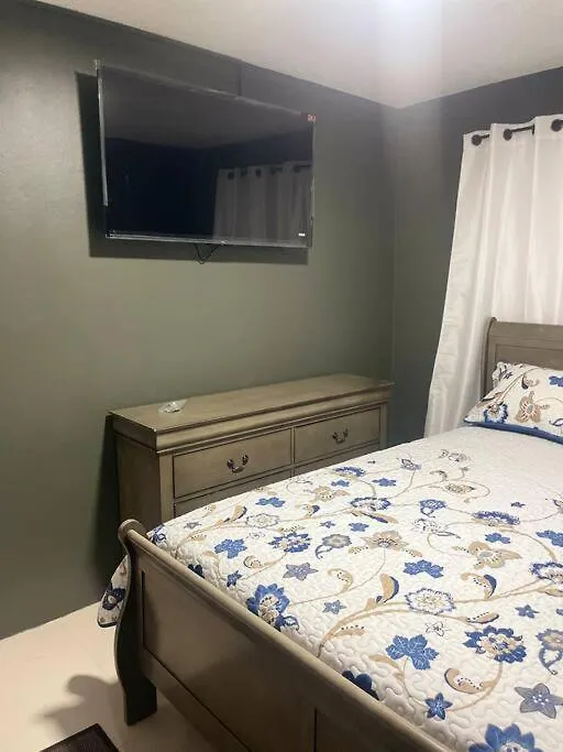 New Kingston Retreat Apartment 0*,