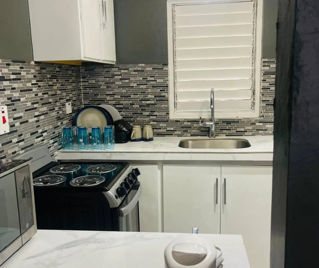 New Kingston Retreat Apartment